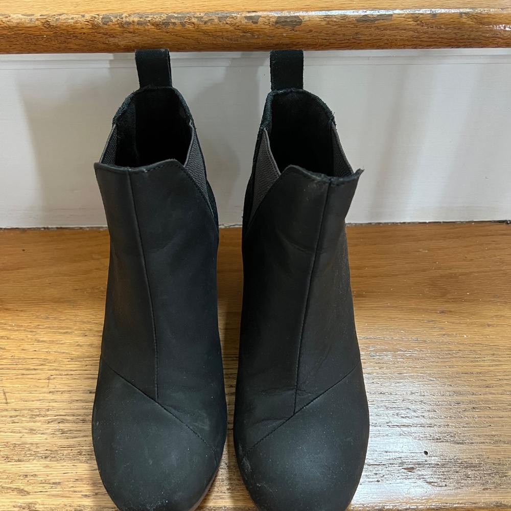 Tom’s Black Casey Ankle boot size 7 - Picture 3 of 3